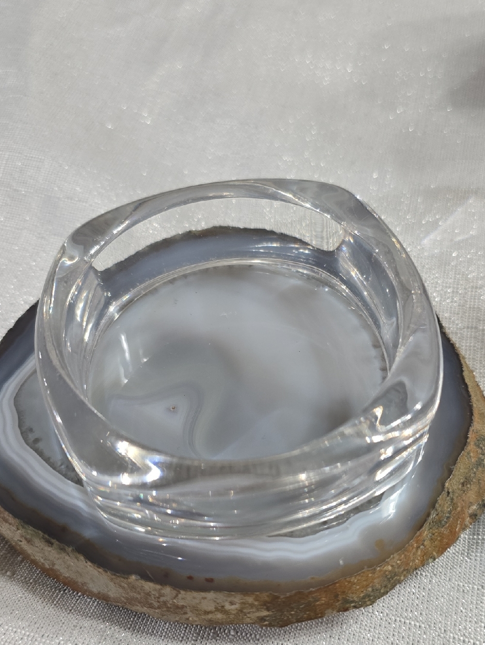 Vintage Clear Lucite Wide Chuncky Bangle Bracelet - Transparent - Picture 4 of 8